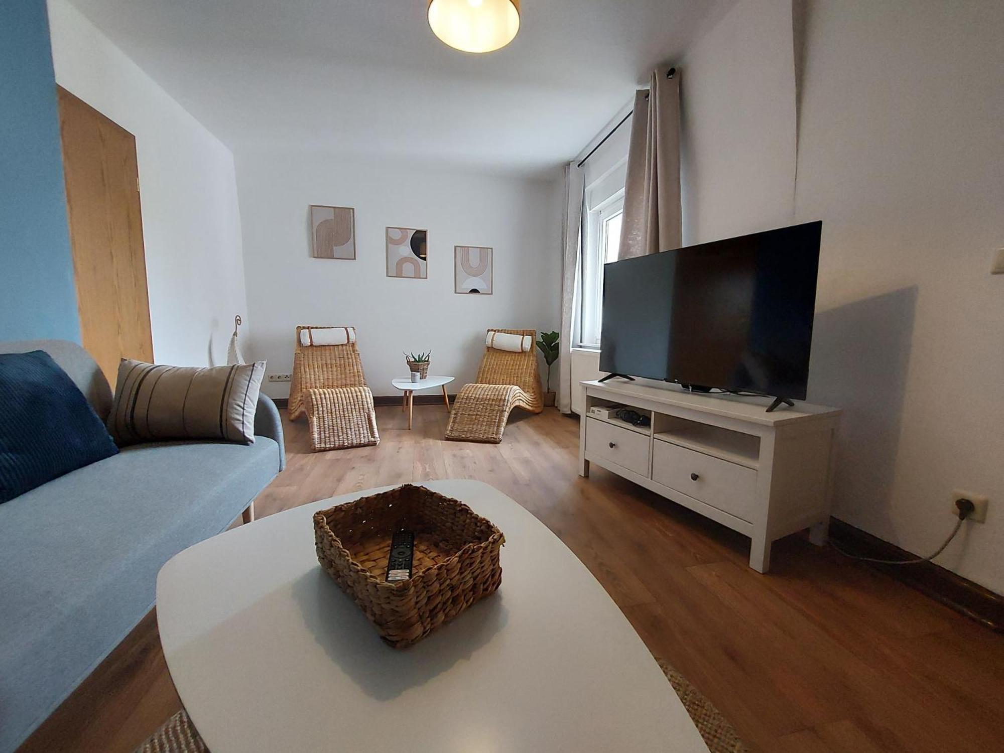 Cozy Home, 7 Beds, Wifi, Kitchen, Balcony, Bielefeld Center Exteriör bild