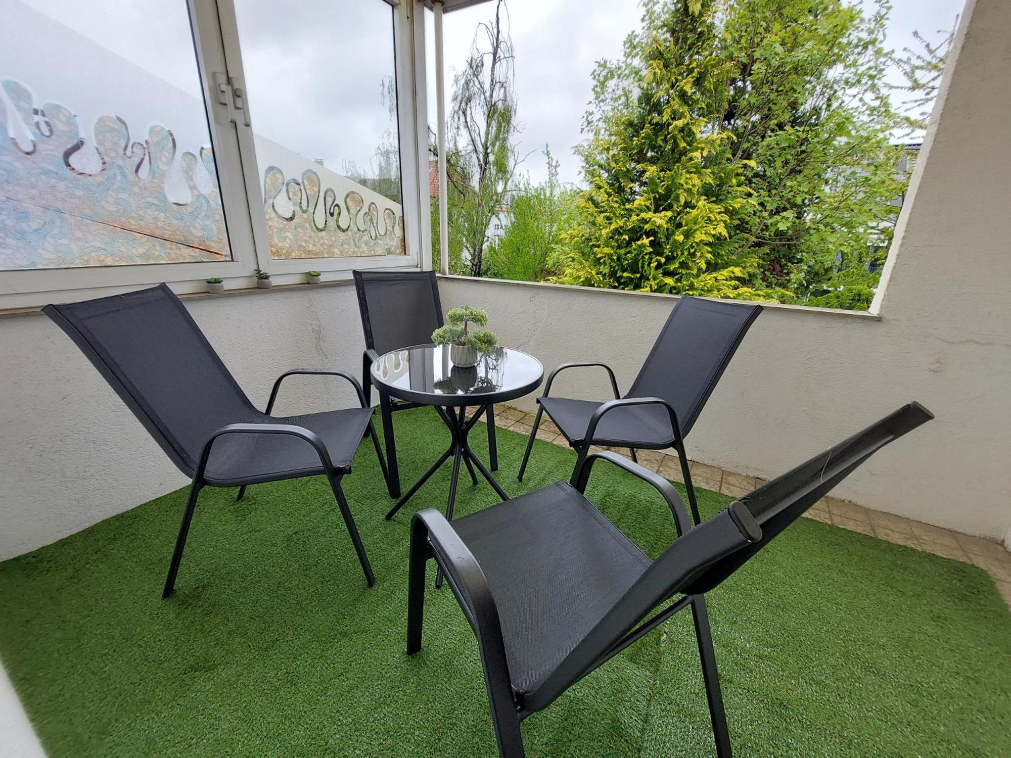 Cozy Home, 7 Beds, Wifi, Kitchen, Balcony, Bielefeld Center Exteriör bild